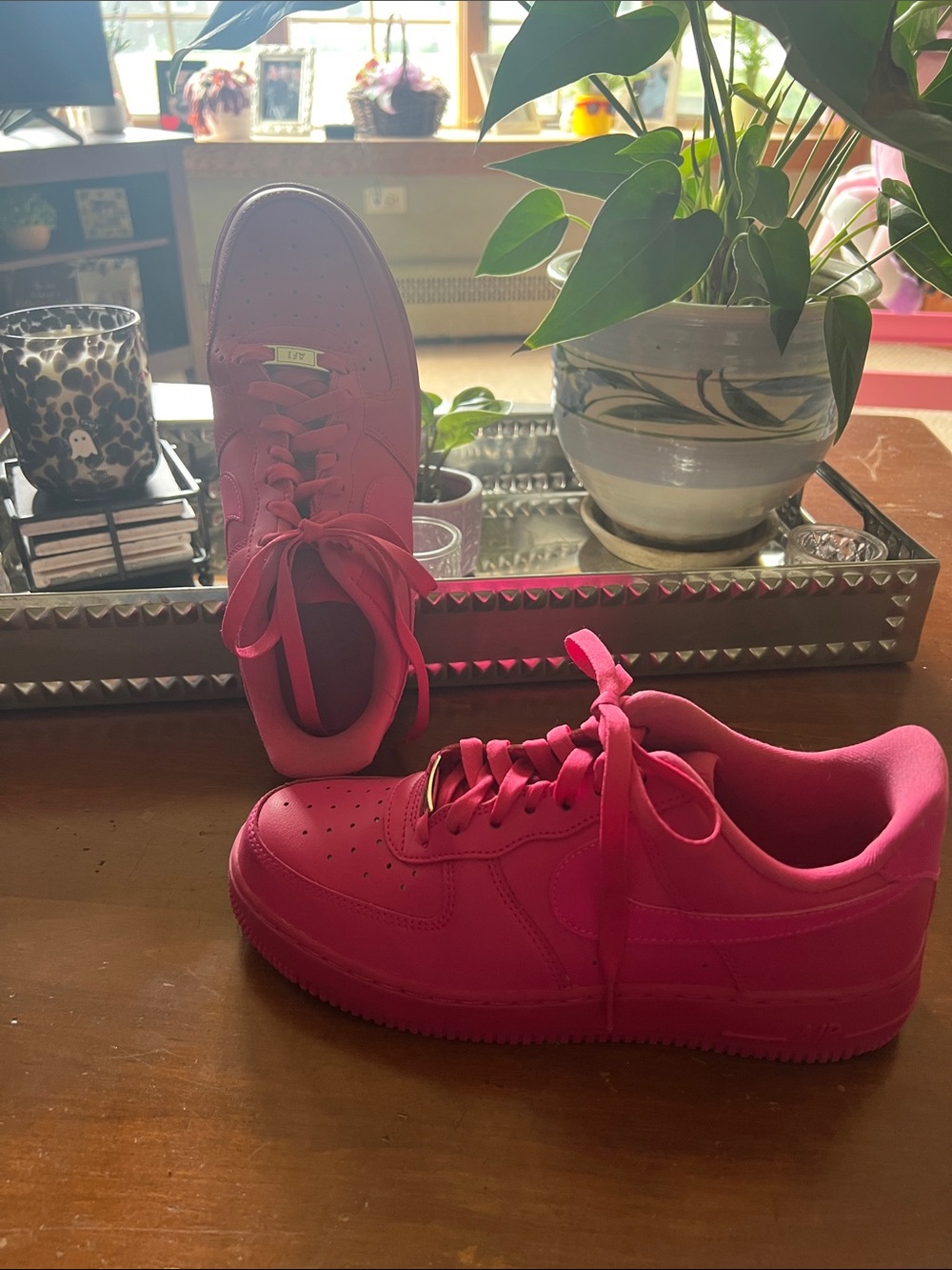 Women's Bright Pink Low-Top Lace-Up Sneakers